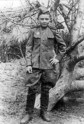 Иллюстрация к книге — Генерал армии Василий Маргелов [i_016.jpg]