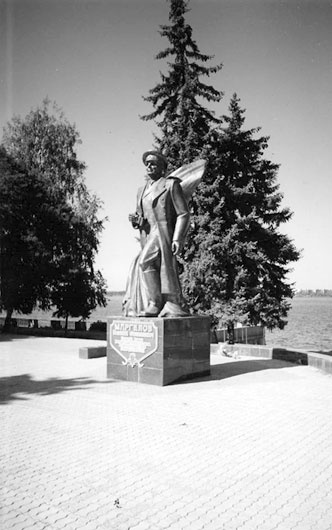 Иллюстрация к книге — Генерал армии Василий Маргелов [i_059.jpg]