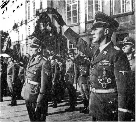 Иллюстрация к книге — Райнхард Гейдрих - паладин Гитлера [i_018.jpg]