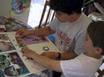 Иллюстрация к книге — Мост через пропасть. Создание тематических фотокнижек: творческий союз особого ребёнка и его окружения [_118_1.jpg]