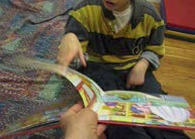 Иллюстрация к книге — Мост через пропасть. Создание тематических фотокнижек: творческий союз особого ребёнка и его окружения [_131_1.jpg]