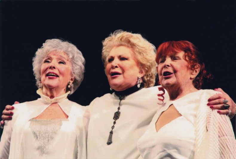 Иллюстрация к книге — Золушка с Чистых прудов [_2_13.jpg]