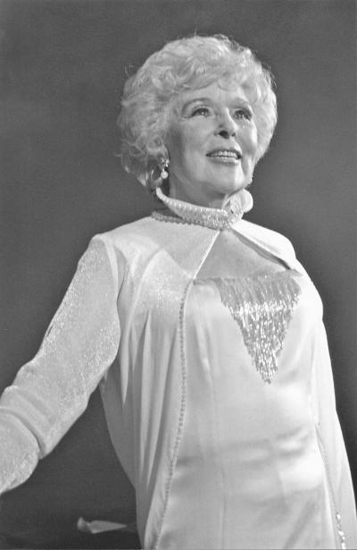 Иллюстрация к книге — Золушка с Чистых прудов [avtor.jpg]