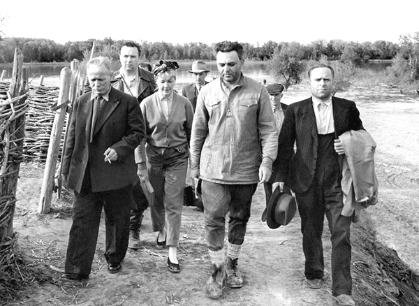 Иллюстрация к книге — Сергей Бондарчук. Его война и мир [i_032.jpg]