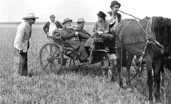 Иллюстрация к книге — Сергей Бондарчук. Его война и мир [i_033.jpg]