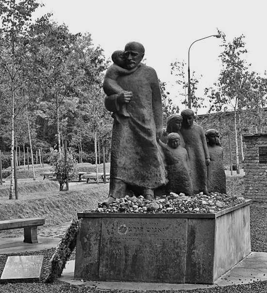 Иллюстрация к книге — Воспитательные моменты. Как любить ребенка. Оставьте меня детям (Педагогические записи) [i_030.jpg]