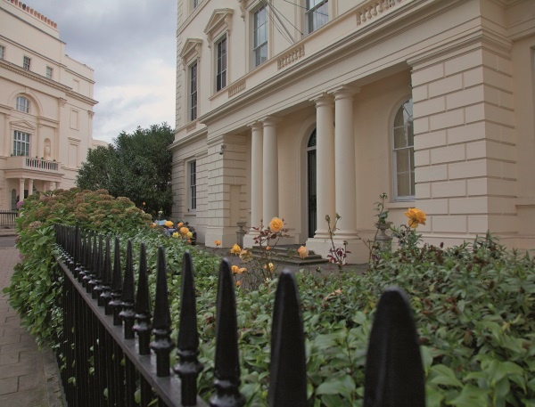 Иллюстрация к книге — Белгравия [i_023.jpg]