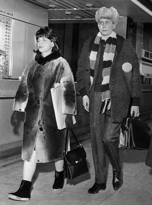 Иллюстрация к книге — Мой друг – Евгений Евтушенко. Когда поэзия собирала стадионы… [i_023.jpg]