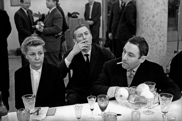 Иллюстрация к книге — Мой друг – Евгений Евтушенко. Когда поэзия собирала стадионы… [i_029.jpg]