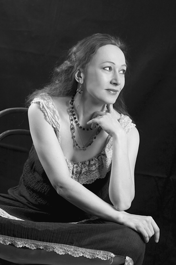 Иллюстрация к книге — Анна Самохина. Роковая женщина советского кино [i_001.jpg]