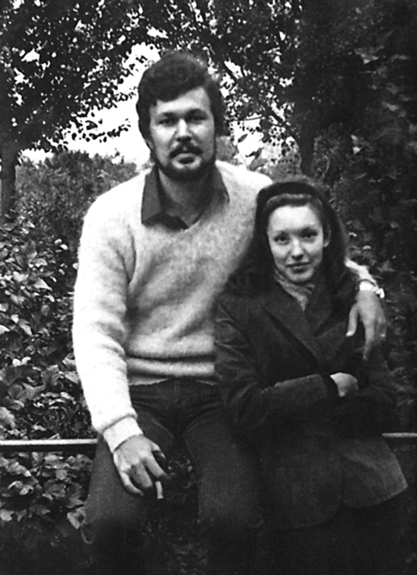 Иллюстрация к книге — Анна Самохина. Роковая женщина советского кино [i_025.jpg]