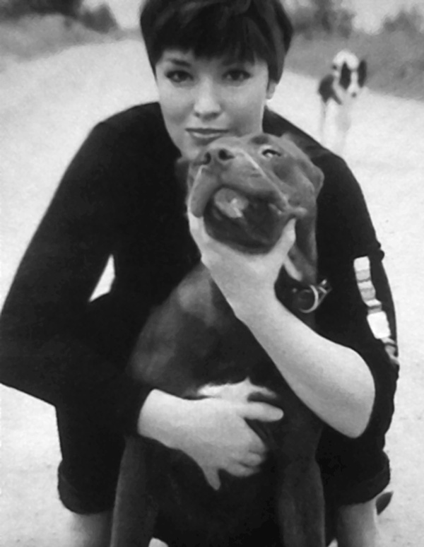 Иллюстрация к книге — Анна Самохина. Роковая женщина советского кино [i_050.jpg]