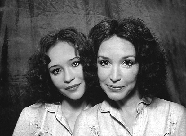 Иллюстрация к книге — Анна Самохина. Роковая женщина советского кино [i_061.jpg]