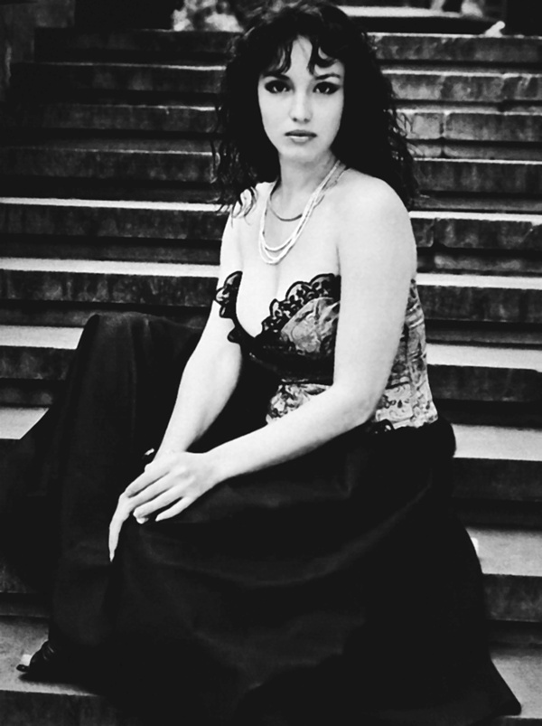 Иллюстрация к книге — Анна Самохина. Роковая женщина советского кино [i_072.jpg]