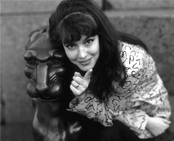 Иллюстрация к книге — Анна Самохина. Роковая женщина советского кино [i_074.jpg]