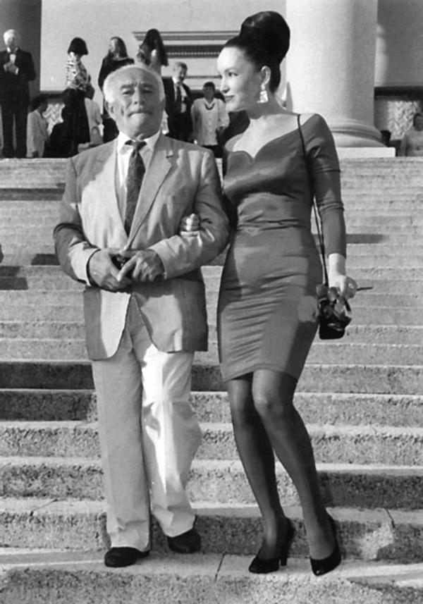 Иллюстрация к книге — Анна Самохина. Роковая женщина советского кино [i_084.jpg]