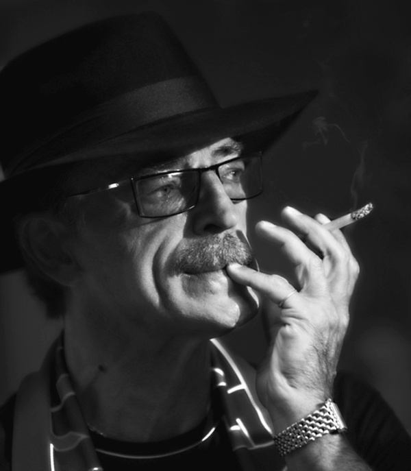 Иллюстрация к книге — Анна Самохина. Роковая женщина советского кино [i_093.jpg]