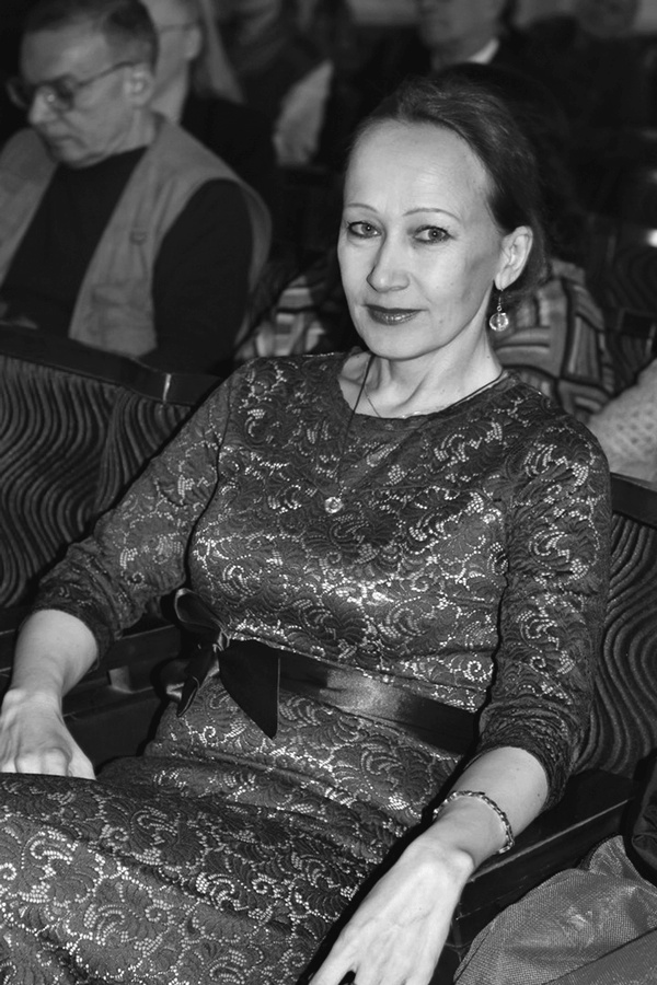 Иллюстрация к книге — Анна Самохина. Роковая женщина советского кино [i_099.jpg]