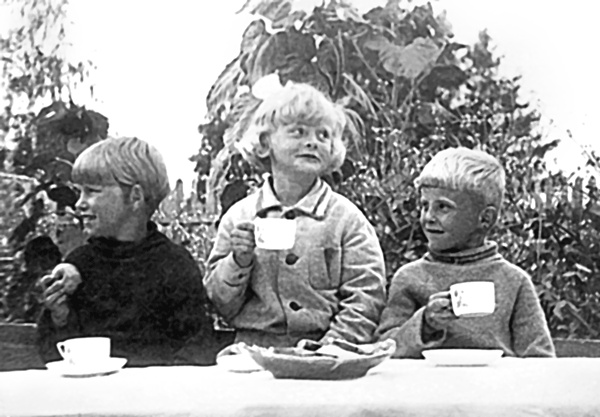 Иллюстрация к книге — Алла Ларионова и Николай Рыбников. Любовь на Заречной улице [i_003.jpg]