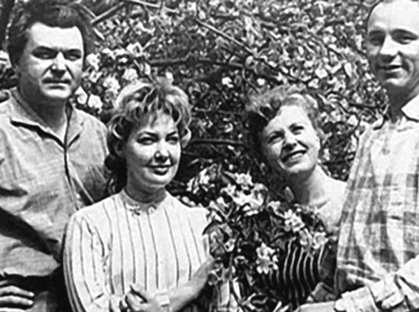 Иллюстрация к книге — Алла Ларионова и Николай Рыбников. Любовь на Заречной улице [i_008.jpg]