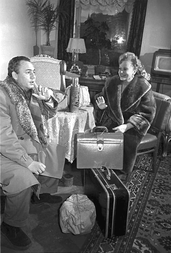 Иллюстрация к книге — Алла Ларионова и Николай Рыбников. Любовь на Заречной улице [i_029.jpg]