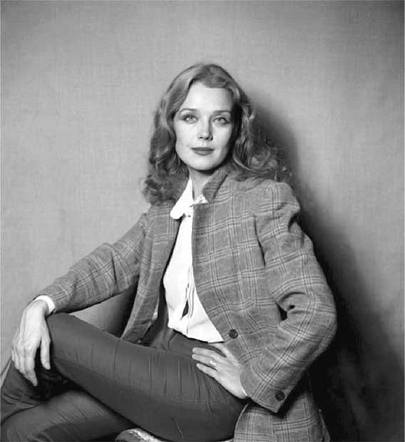 Иллюстрация к книге — Ирина Алферова. Любимая женщина красавца Абдулова [i_056.jpg]