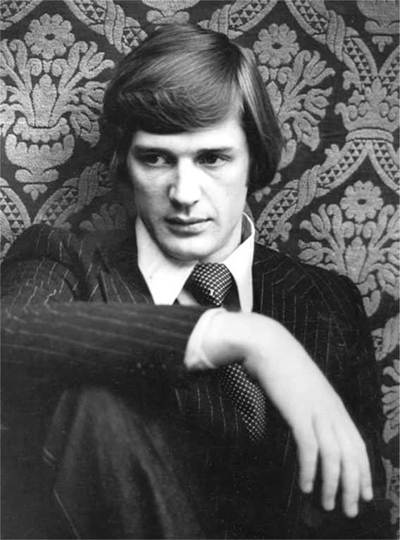 Иллюстрация к книге — Ирина Алферова. Любимая женщина красавца Абдулова [i_061.jpg]