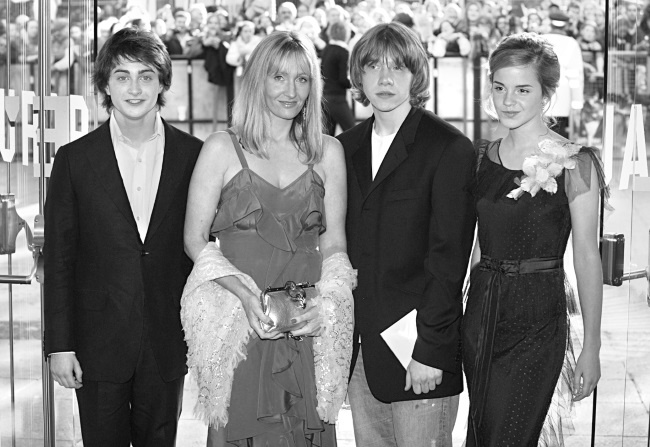 Иллюстрация к книге — Джоан Роулинг. Всё о Гарри Поттере, жизни и любви [i_107.jpg]