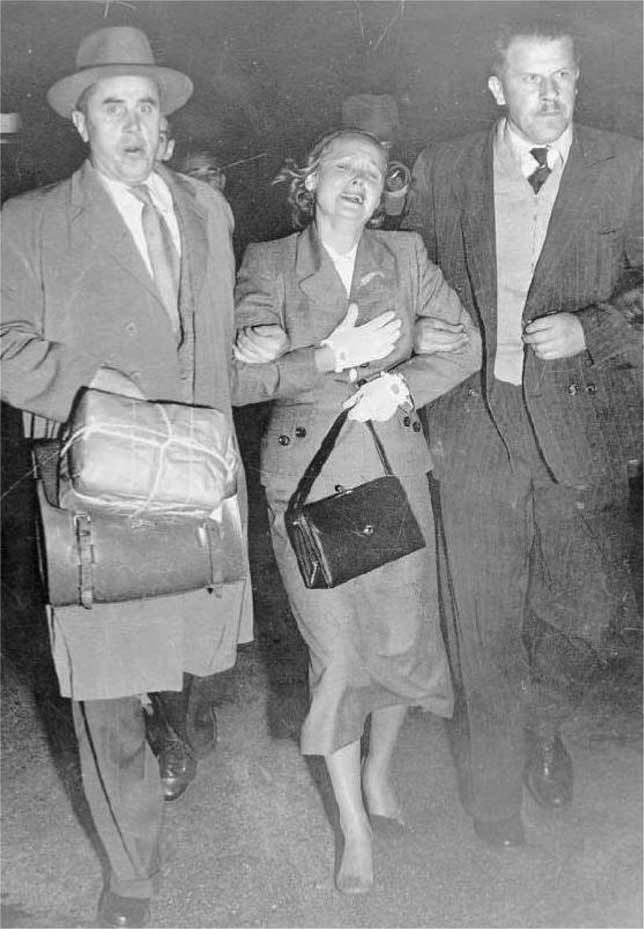 Иллюстрация к книге — Русская революция в Австралии и "сети шпионажа" [i_016.jpg]