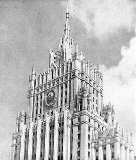 Иллюстрация к книге — Высотки сталинской Москвы. Наследие эпохи [i_016.jpg]