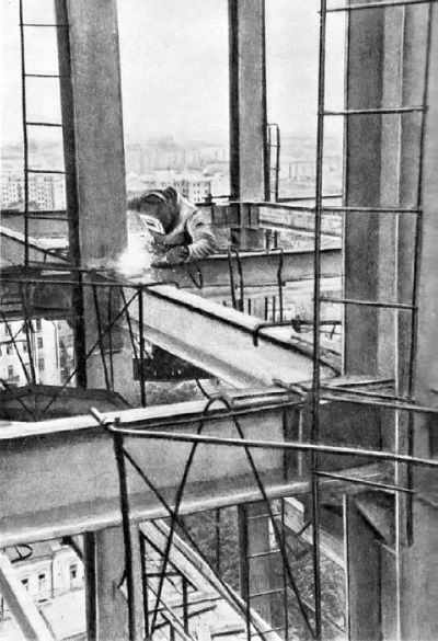 Иллюстрация к книге — Высотки сталинской Москвы. Наследие эпохи [i_085.jpg]