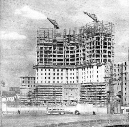 Иллюстрация к книге — Высотки сталинской Москвы. Наследие эпохи [i_093.jpg]