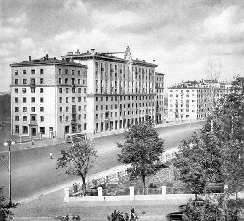 Иллюстрация к книге — Высотки сталинской Москвы. Наследие эпохи [i_120.jpg]