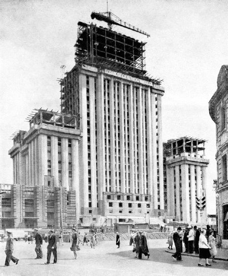 Иллюстрация к книге — Высотки сталинской Москвы. Наследие эпохи [i_123.jpg]