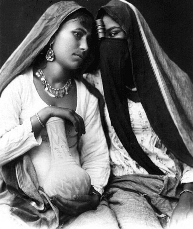 Иллюстрация к книге — Конец Великолепного века, или Загадки последних невольниц Востока [i_011.jpg]