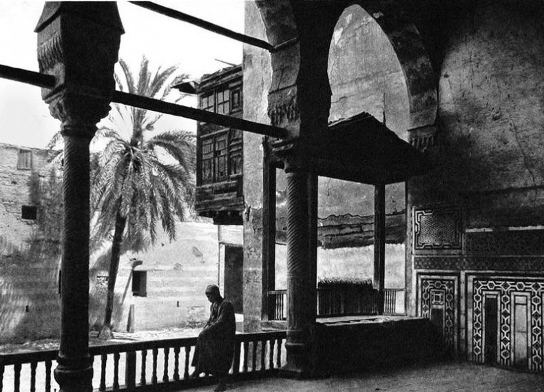 Иллюстрация к книге — Конец Великолепного века, или Загадки последних невольниц Востока [i_013.jpg]