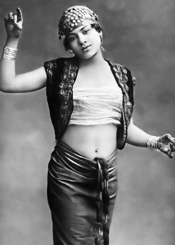 Иллюстрация к книге — Конец Великолепного века, или Загадки последних невольниц Востока [i_014.jpg]