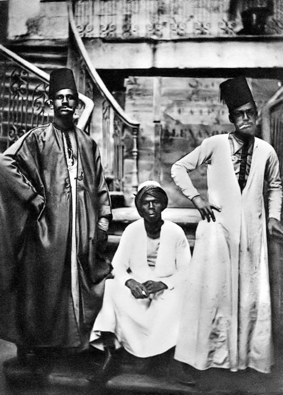 Иллюстрация к книге — Конец Великолепного века, или Загадки последних невольниц Востока [i_017.jpg]