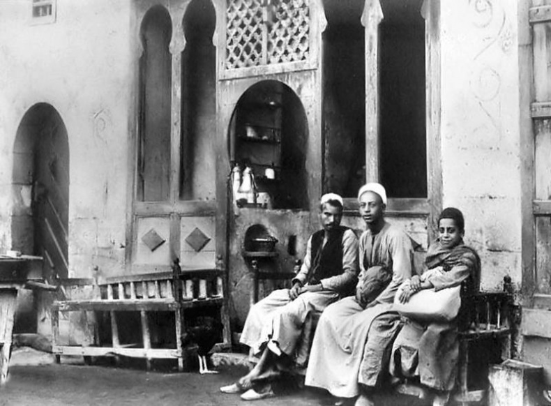 Иллюстрация к книге — Конец Великолепного века, или Загадки последних невольниц Востока [i_025.jpg]