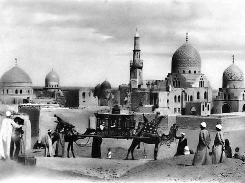 Иллюстрация к книге — Конец Великолепного века, или Загадки последних невольниц Востока [i_027.jpg]