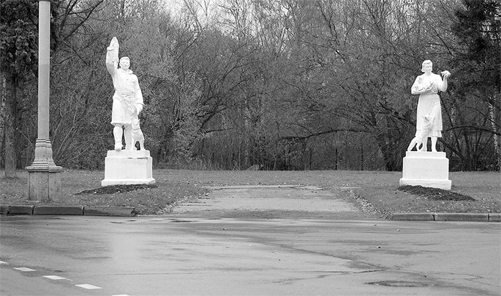 Иллюстрация к книге — Восьмое чудо света. ВСХВ-ВДНХ-ВВЦ [i_342.jpg]