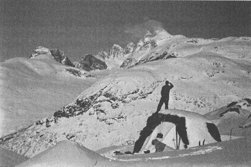 Иллюстрация к книге — Тур Хейердал. Биография. Книга 1. Человек и океан [i_008.jpg]