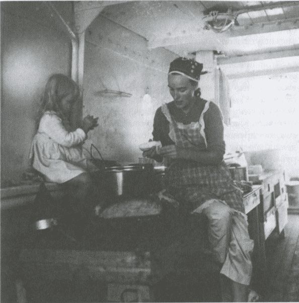 Иллюстрация к книге — Тур Хейердал. Биография. Книга 2. Человек и мир [i_040.jpg]