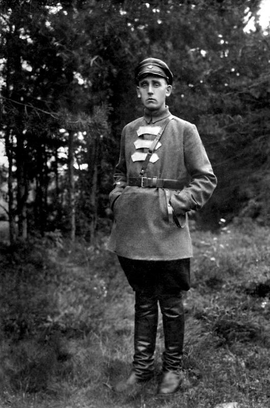 Иллюстрация к книге — Я буду летать! Первая русская женщина-летчица Зинаида Кокорина [i_024.jpg]