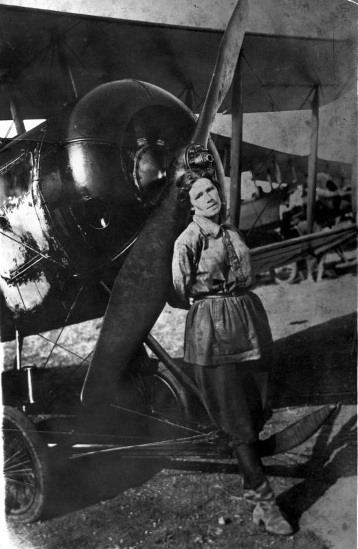 Иллюстрация к книге — Я буду летать! Первая русская женщина-летчица Зинаида Кокорина [i_035.jpg]