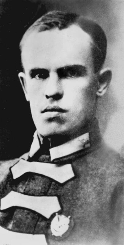 Иллюстрация к книге — Я буду летать! Первая русская женщина-летчица Зинаида Кокорина [i_037.jpg]