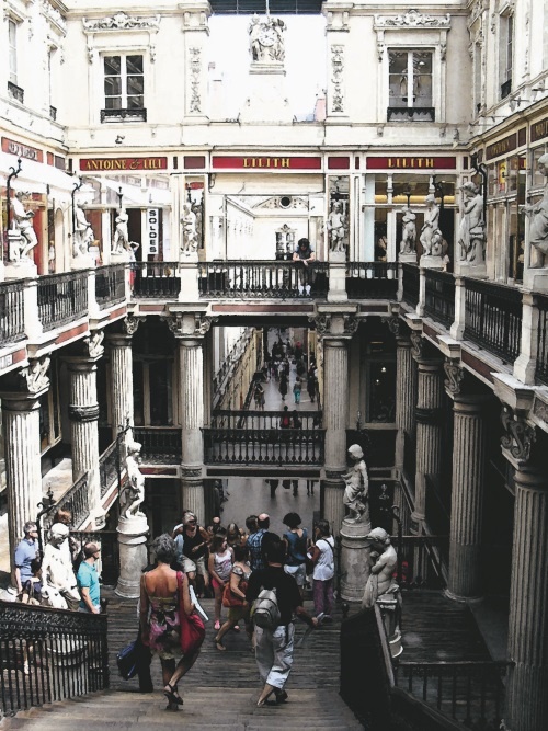 Иллюстрация к книге — Прекрасная Франция [i_069.jpg]