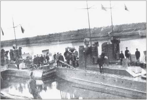 Иллюстрация к книге — Бронекатера Сталина. "Речные танки" Великой Отечественной [i_007.jpg]