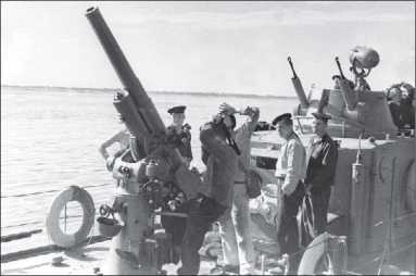 Иллюстрация к книге — Бронекатера Сталина. "Речные танки" Великой Отечественной [i_025.jpg]