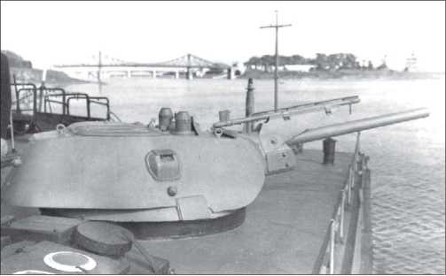 Иллюстрация к книге — Бронекатера Сталина. "Речные танки" Великой Отечественной [i_028.jpg]